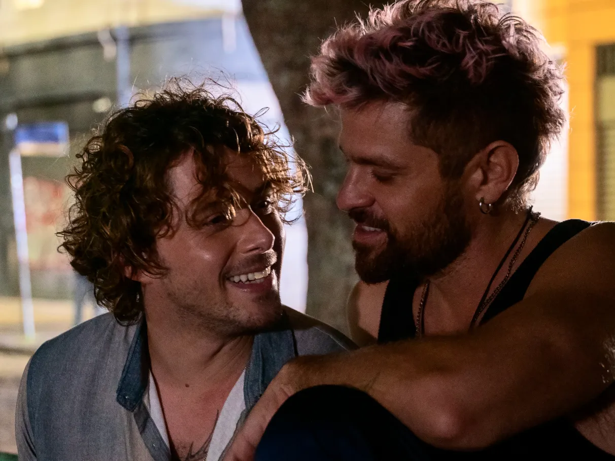 Caio Macedo and Alejandro Claveaux in Felipe Scholl's Streets of Gloria (Ruas da Glória)